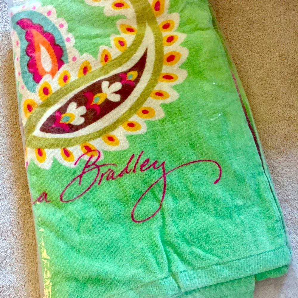 NWT Vera Bradley Beach Towel in Tutti Frutti